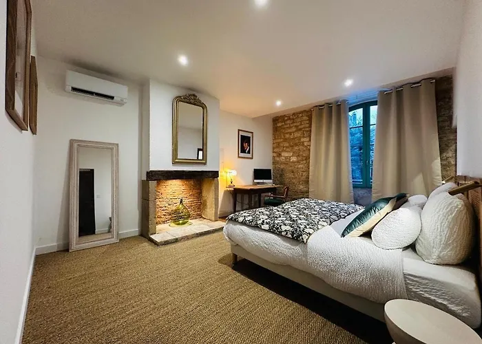 Maison Des Conques アパート